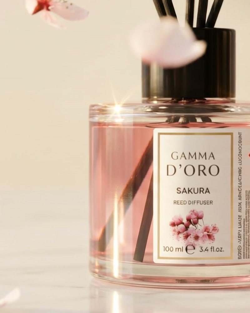 Gamma D'Oro Sakura — dyfuzor wśród płatków wiśni